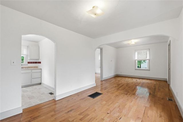 7 N Iron Street, Paola, KS 66071