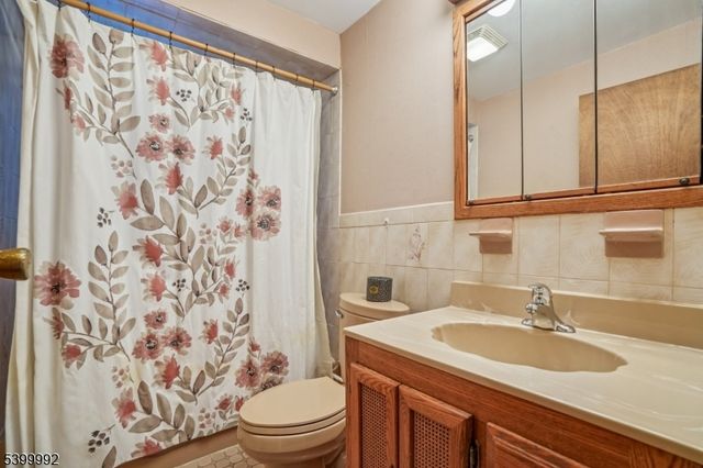 944 Burlington Ave, Union Twp., NJ 07083