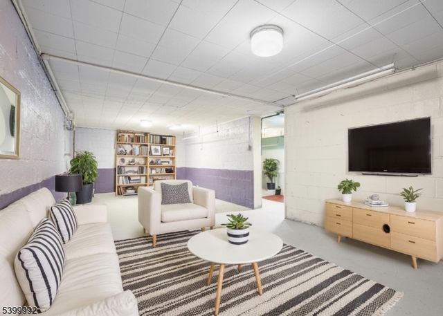 944 Burlington Ave, Union Twp., NJ 07083