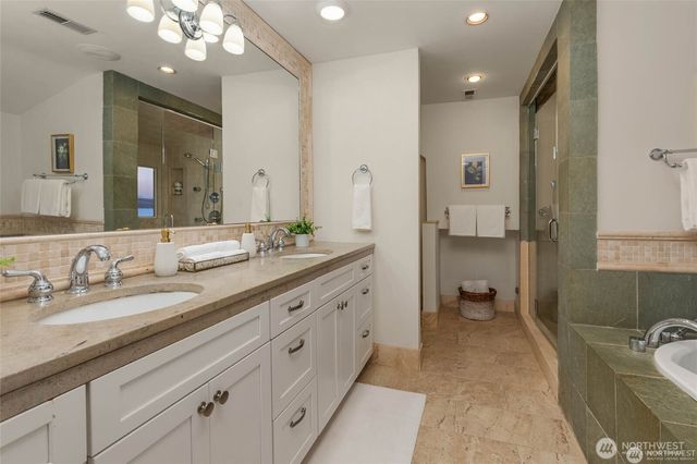 1126 33rd Avenue S, Seattle, WA 98144
