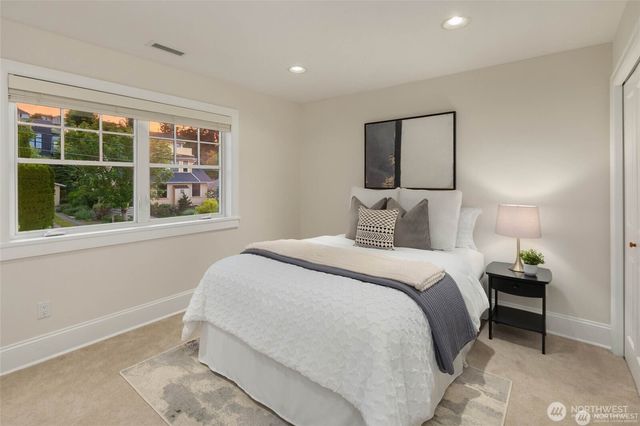 1126 33rd Avenue S, Seattle, WA 98144
