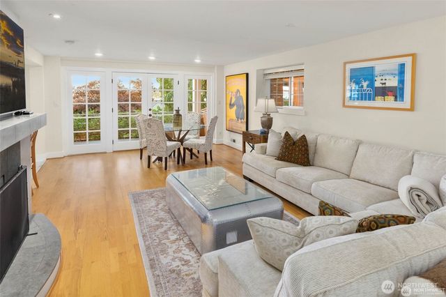 1126 33rd Avenue S, Seattle, WA 98144