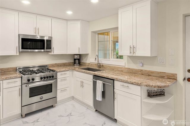 1126 33rd Avenue S, Seattle, WA 98144