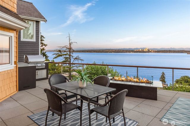 1126 33rd Avenue S, Seattle, WA 98144