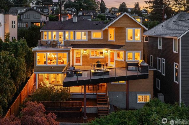 1126 33rd Avenue S, Seattle, WA 98144