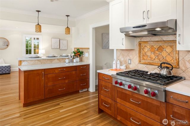 1126 33rd Avenue S, Seattle, WA 98144