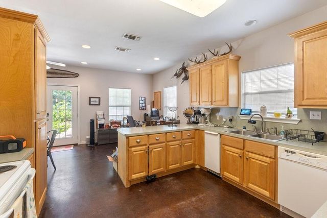 502 Brentwood Drive, Lufkin, TX 75901