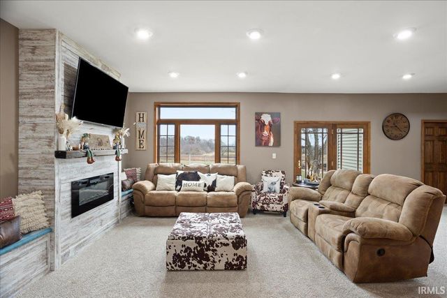 6229 N 200 E, Pine Village, IN 47975