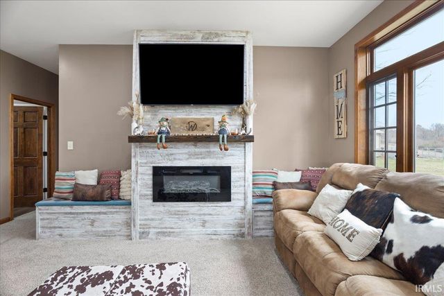 6229 N 200 E, Pine Village, IN 47975