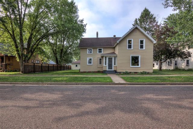 317 Stanley Street, Chippewa Falls, WI 54729