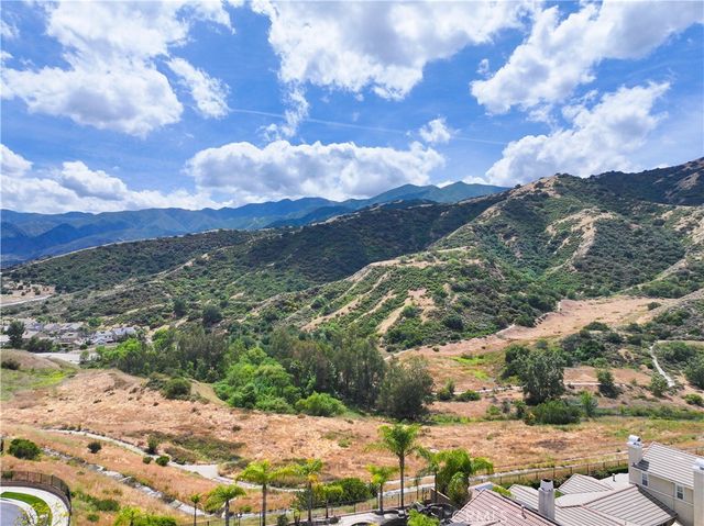 22470 Amber Eve, Corona, CA 92883
