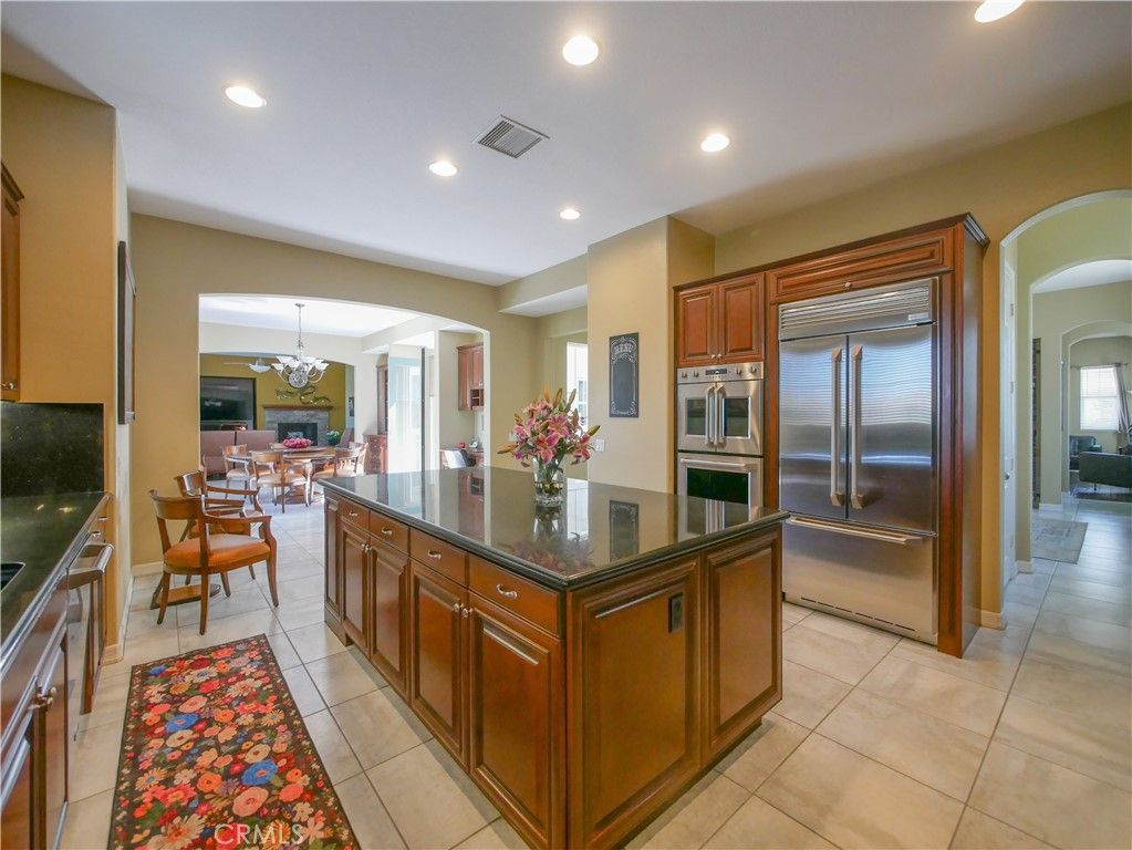 Image 6 of property listing at 22470 Amber Eve, Corona, CA 92883