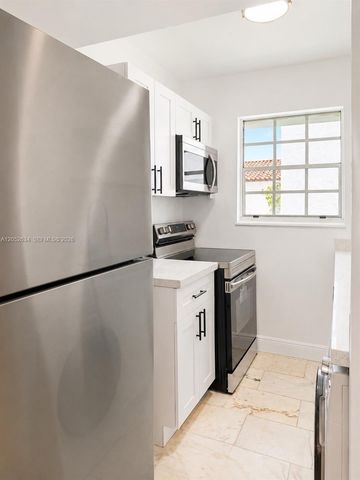 1526 Pennsylvania Ave 18, Miami Beach, FL 33139