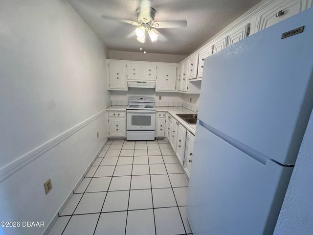 2711 N Halifax Ave Apt 279, Daytona Beach, FL 32118