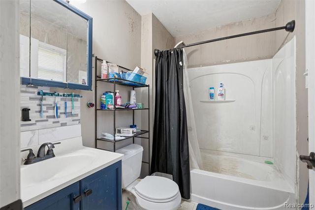 28984 Beechwood Street, Garden City, MI 48135