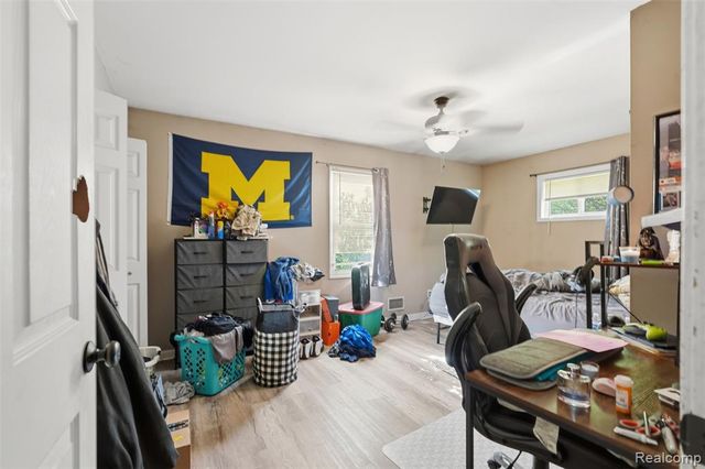 28984 Beechwood Street, Garden City, MI 48135