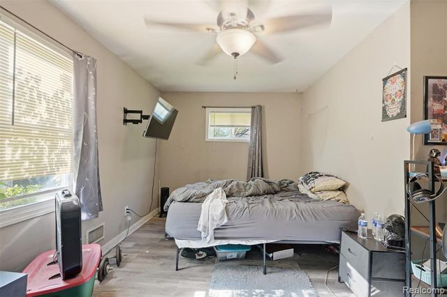 28984 Beechwood Street, Garden City, MI 48135