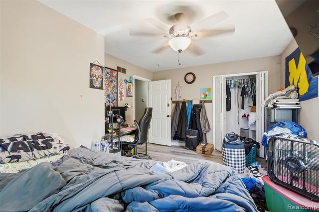 28984 Beechwood Street, Garden City, MI 48135