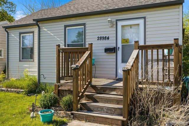 28984 Beechwood Street, Garden City, MI 48135