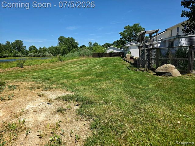 5158 Coldwater Road, Lapeer, MI 48446