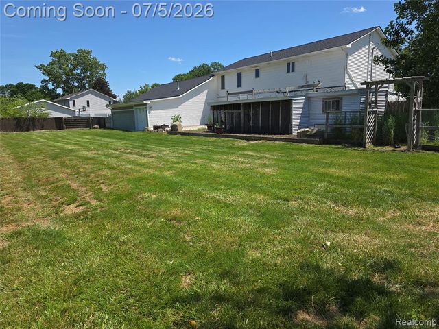 5158 Coldwater Road, Lapeer, MI 48446