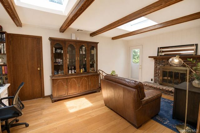 10 Camelot Lane, East Setauket, NY 11733