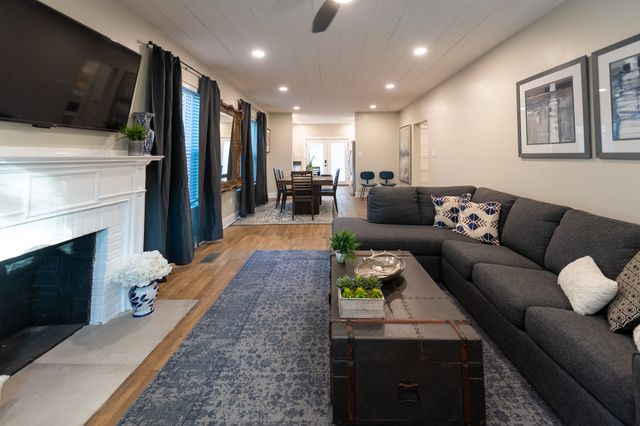 4512 Victor Street, Dallas, TX 75246