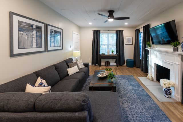 4512 Victor Street, Dallas, TX 75246