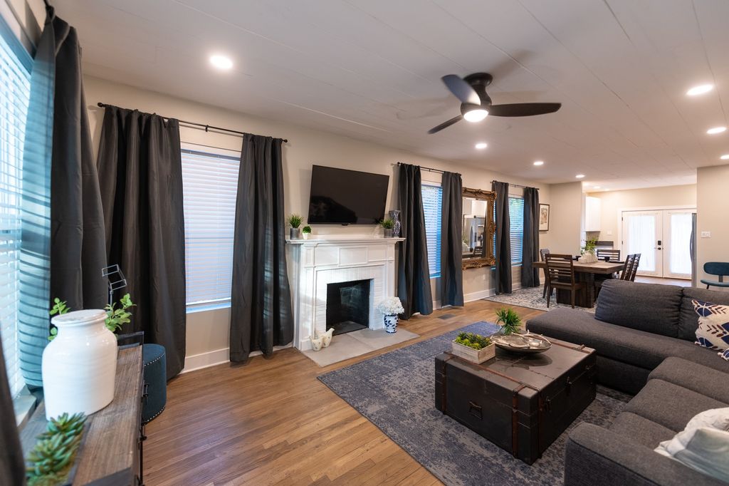 4512 Victor Street, Dallas, TX 75246