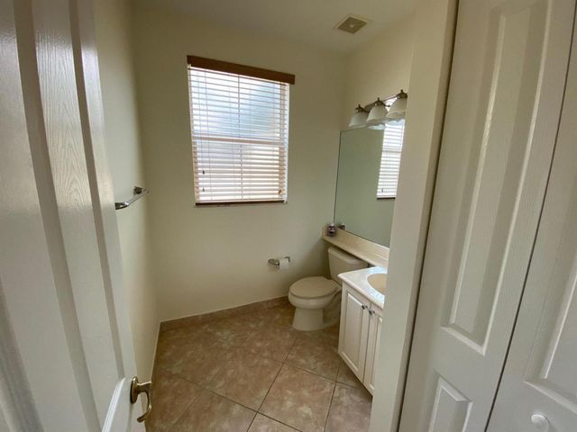 1272 Via Fiume, Boynton Beach, FL 33426
