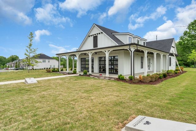 133 Dameron Private Dr, Hendersonville, TN 37075
