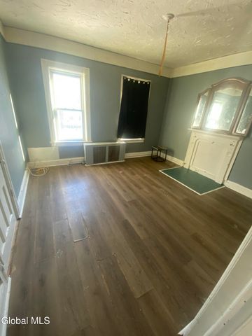 660 Sunset Street, Schenectady, NY 12303