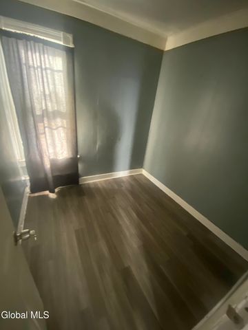 660 Sunset Street, Schenectady, NY 12303