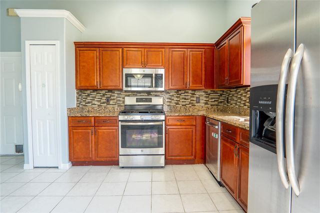 136 SENECA POINT TRAIL, Kissimmee, FL 34746