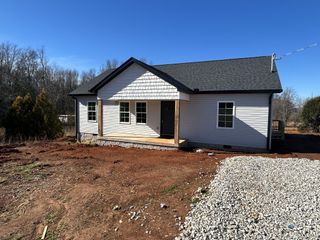 638 Haddon Ln, Winchester, TN 37398