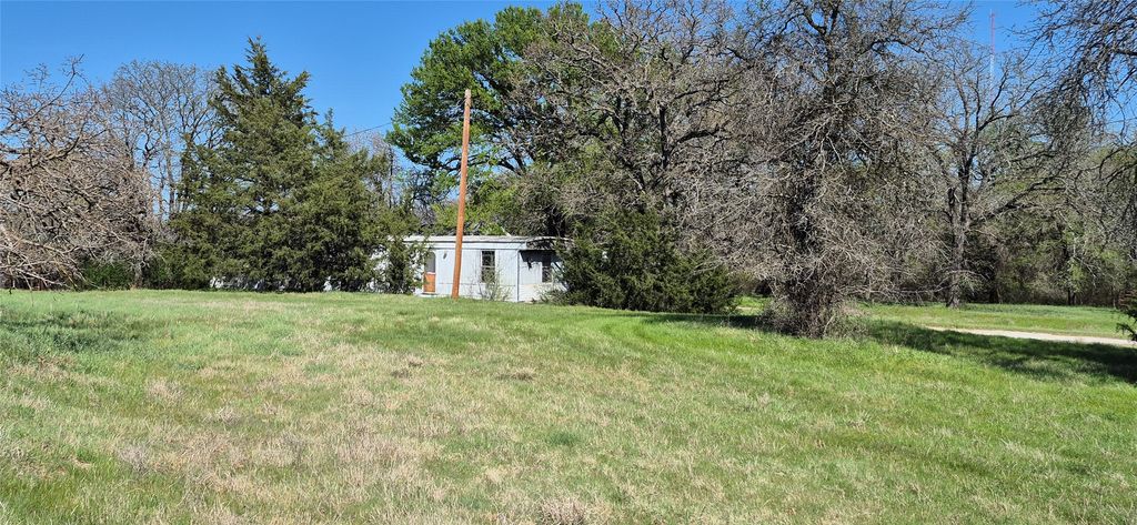 294 County Road 4683, Boyd, TX 76023