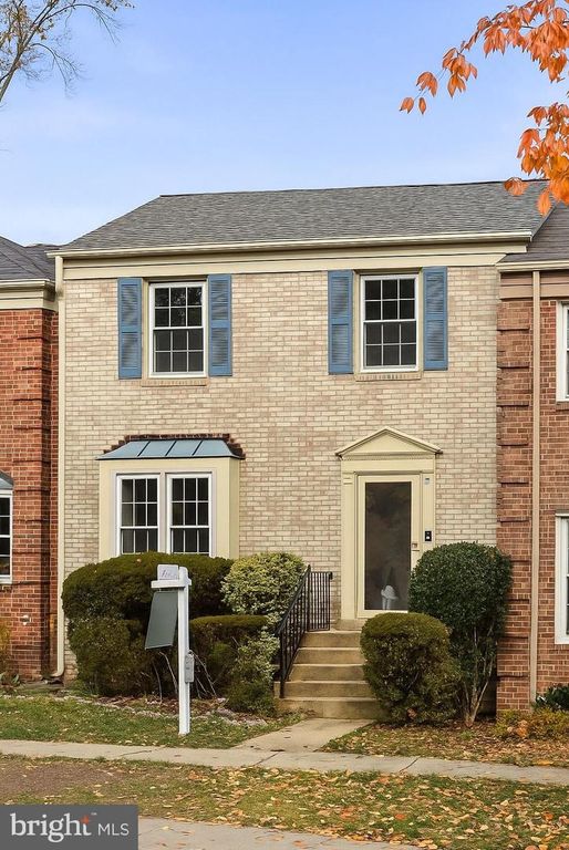 3175 STONEHURST DR, Fairfax, VA 22031