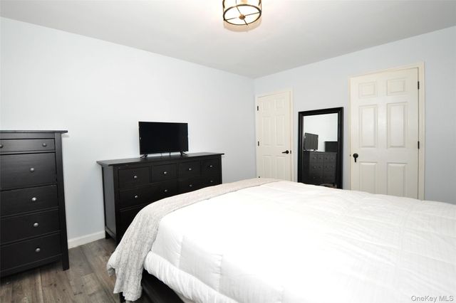 1067 Washington Green, New Windsor, NY 12553