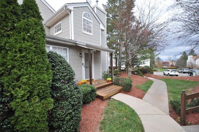 1067 Washington Green, New Windsor, NY 12553