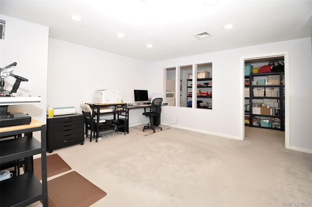 1067 Washington Green, New Windsor, NY 12553