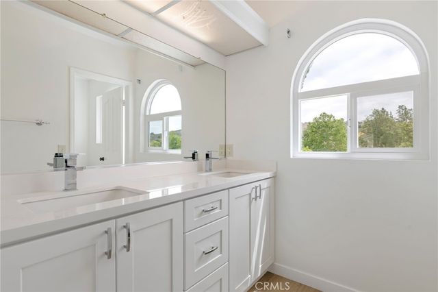3854 Lost Springs Drive, Calabasas, CA 91301