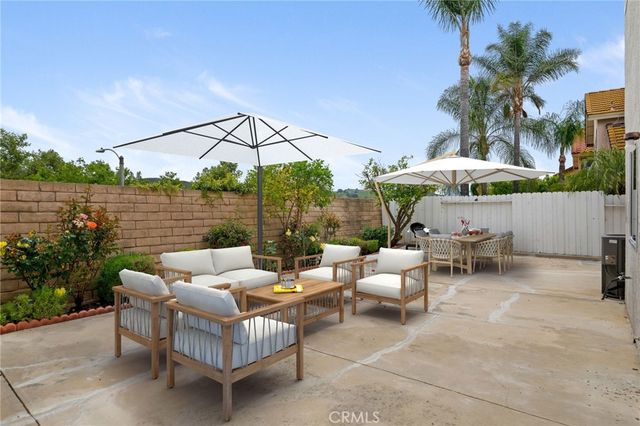 3854 Lost Springs Drive, Calabasas, CA 91301
