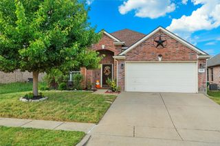 925 Gillon Drive, Arlington, TX 76001