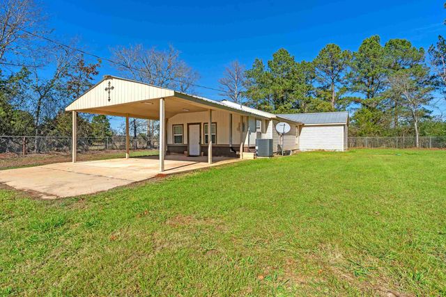 5658 W FM 1798, Laneville, TX 75667