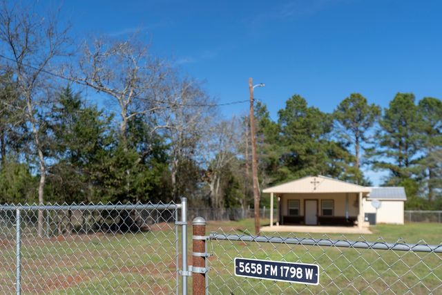 5658 W FM 1798, Laneville, TX 75667