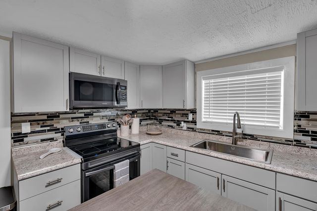 5658 W FM 1798, Laneville, TX 75667