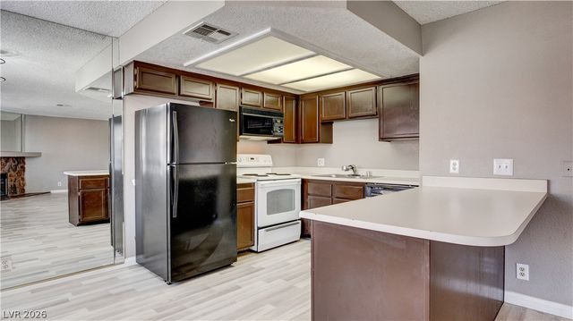 1332 Pinto Rock Lane 201, Las Vegas, NV 89128