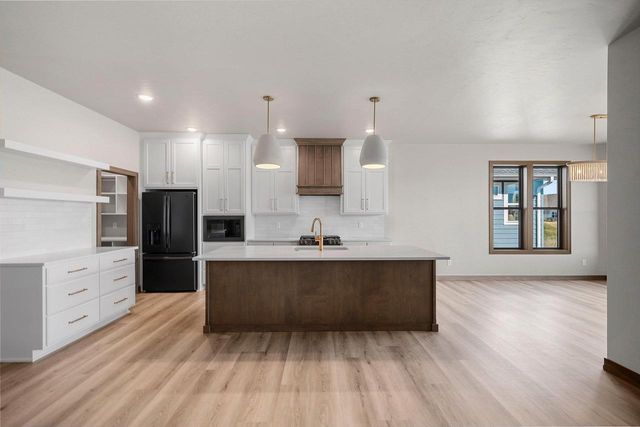 548 LEMERE COURT, Howard, WI 54313