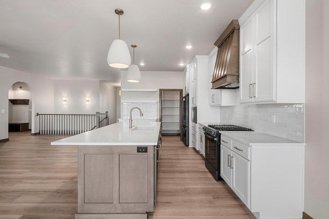 548 LEMERE COURT, Howard, WI 54313