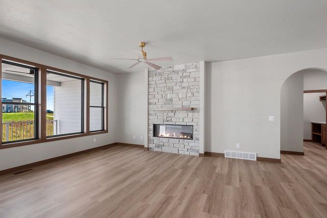 548 LEMERE COURT, Howard, WI 54313